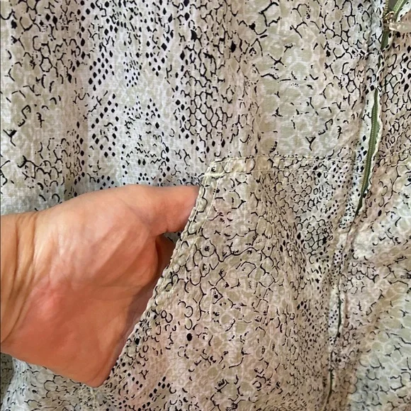 826. Patterned Zip-Up Jacket - Picture 5 of 6